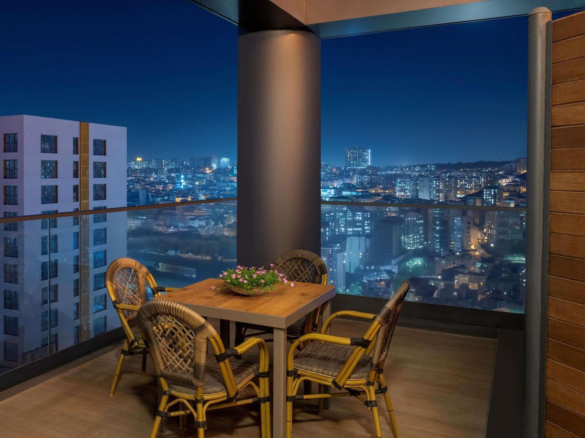מלון Movenpick Living Istanbul West מראה חיצוני תמונה